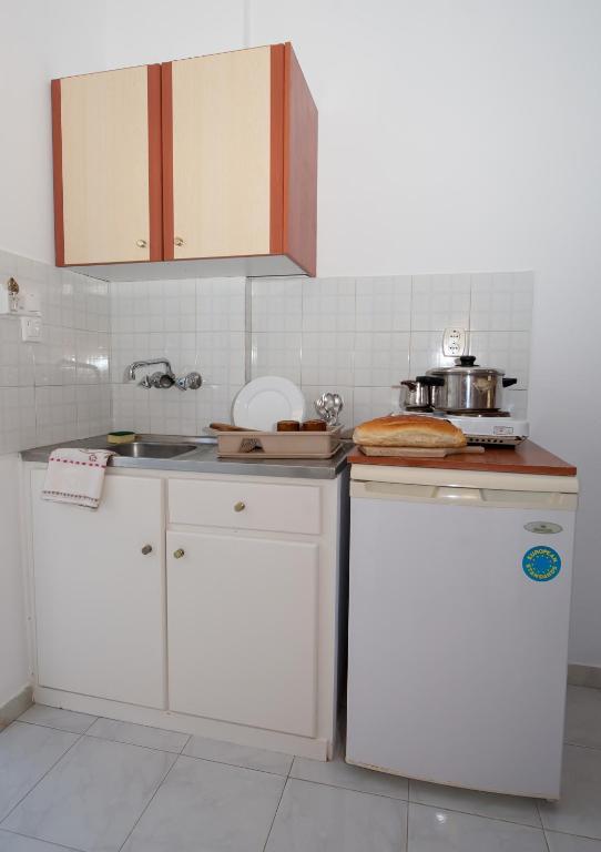 Valianos Studios Alykanas  Ruang foto